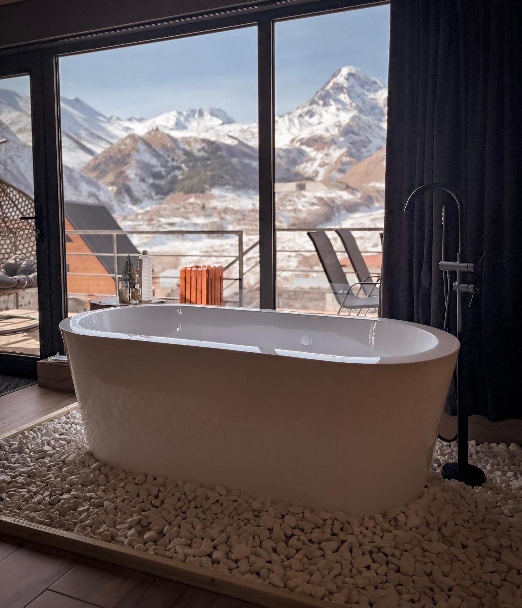 Kazbegi Story Villa Eksteriør bilde